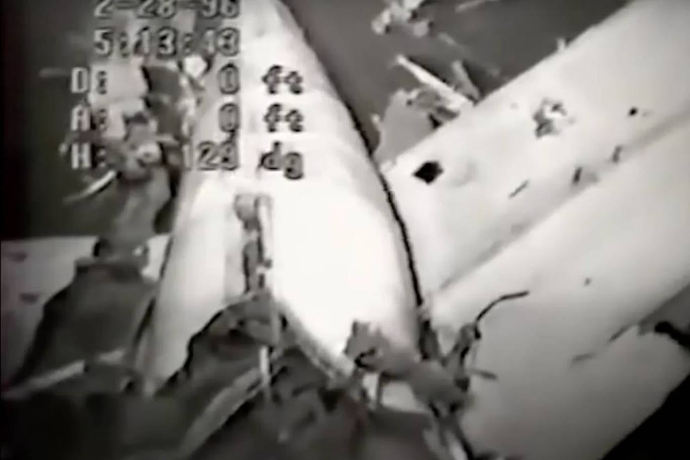 La cola del Boeing 757 del accidente del vuelo 301 fue hallada a 2200 metros de profundidad en el Océano Atlántico