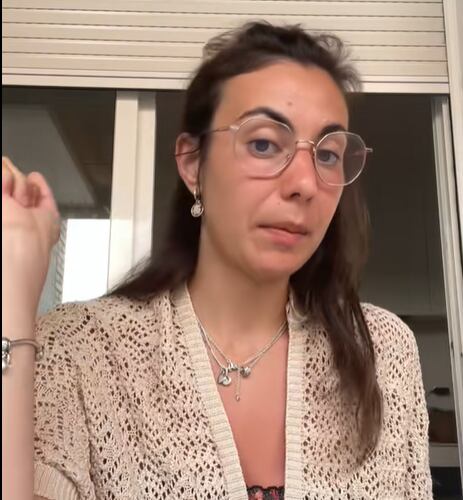 La psicóloga aconseja a sus seguidores sobre bienestar y salud mental (Captura: @ainhowins)