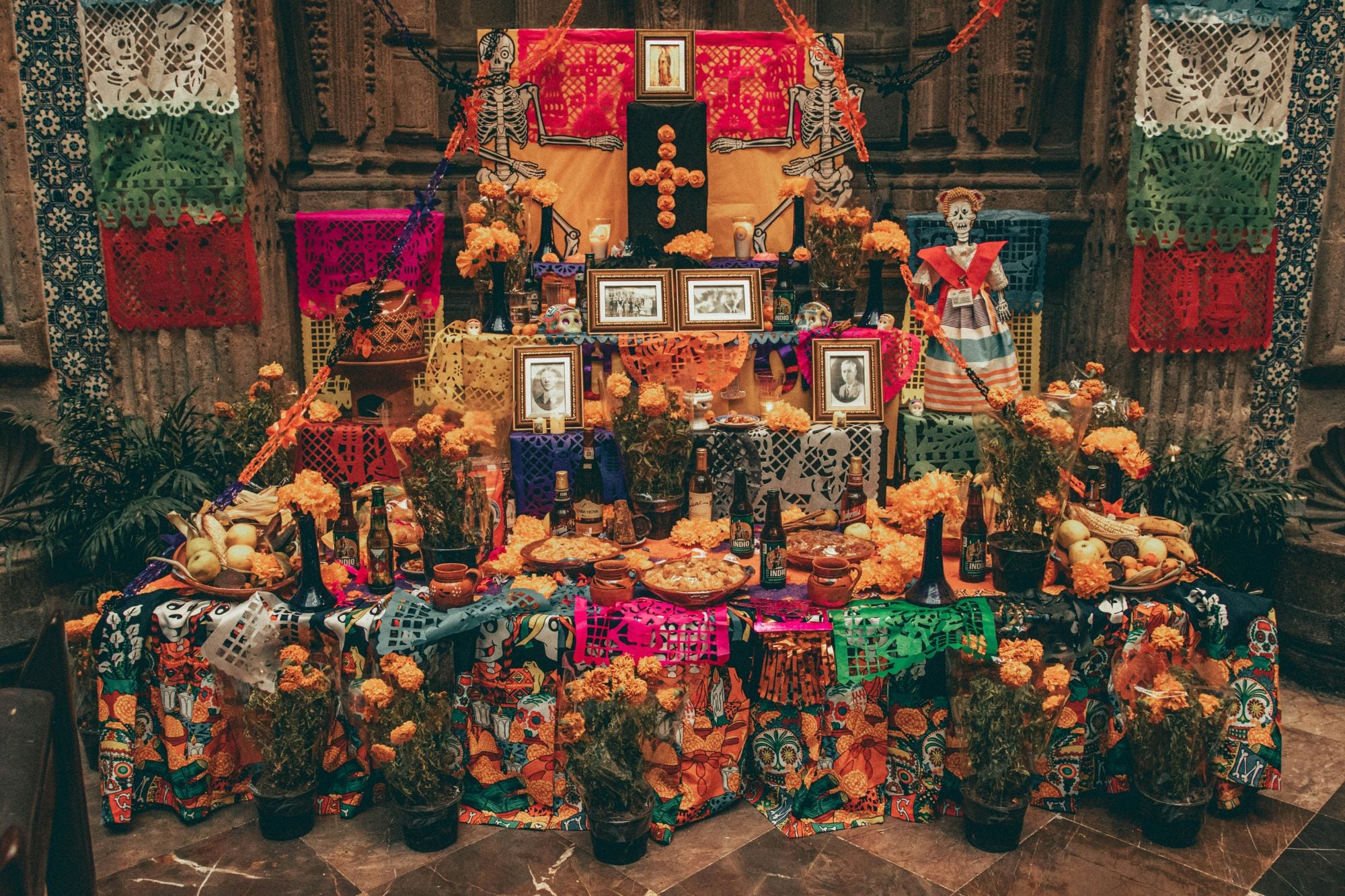 Día de Muertos en México: qué representa el altar y por qué algunos tienen siete pisos