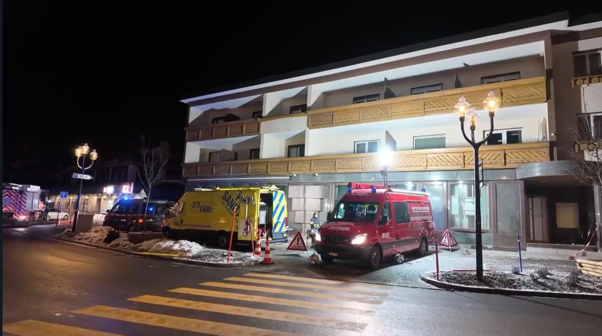Suiza: decenas de muertos por un incendio en una lujosa estación de esquí (Police Cantonale Valaisanne via AP)