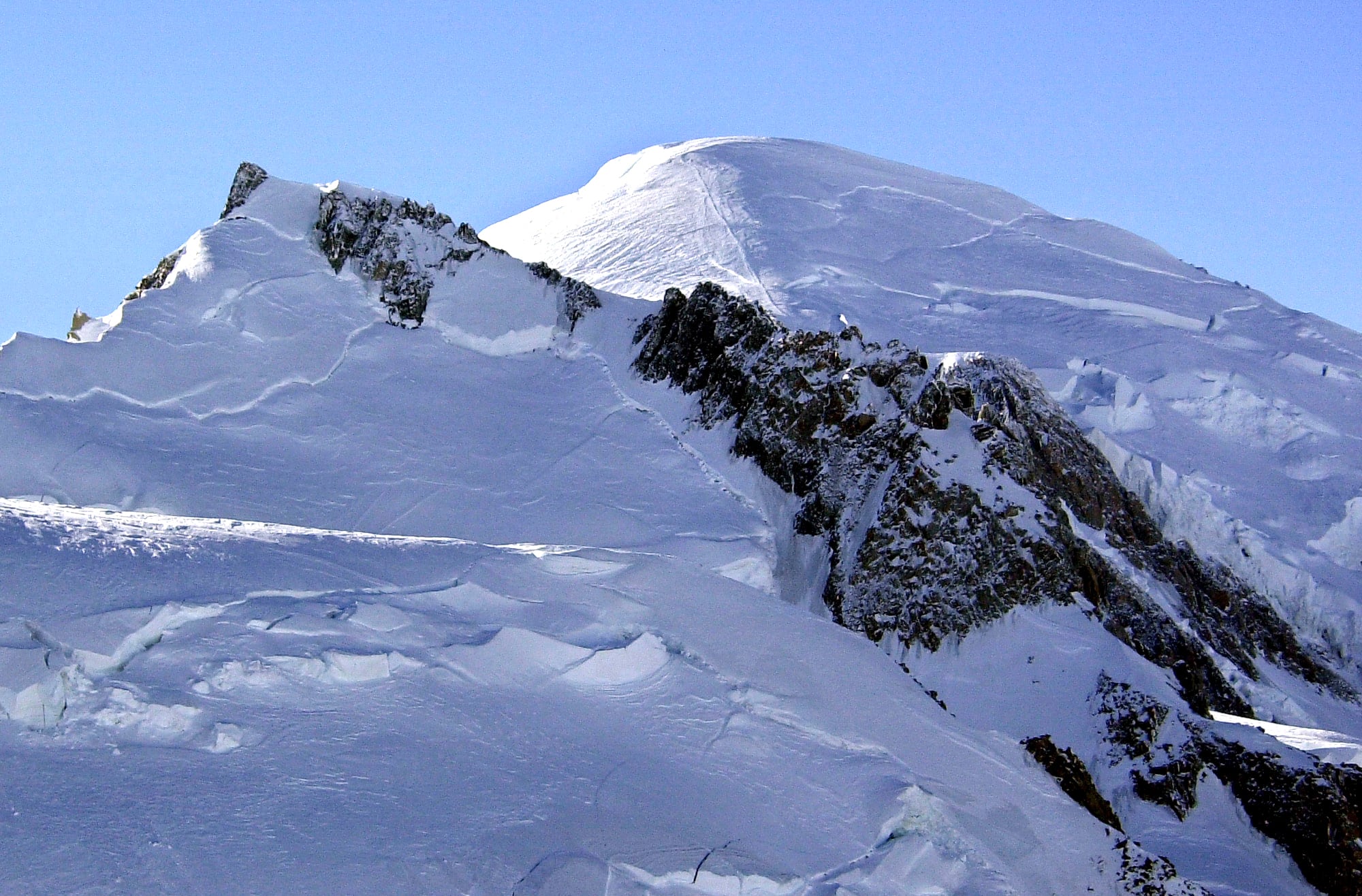 Mont Blanc, el pico más alto de Europa occidental. (Foto AP /Patrick Gardin)