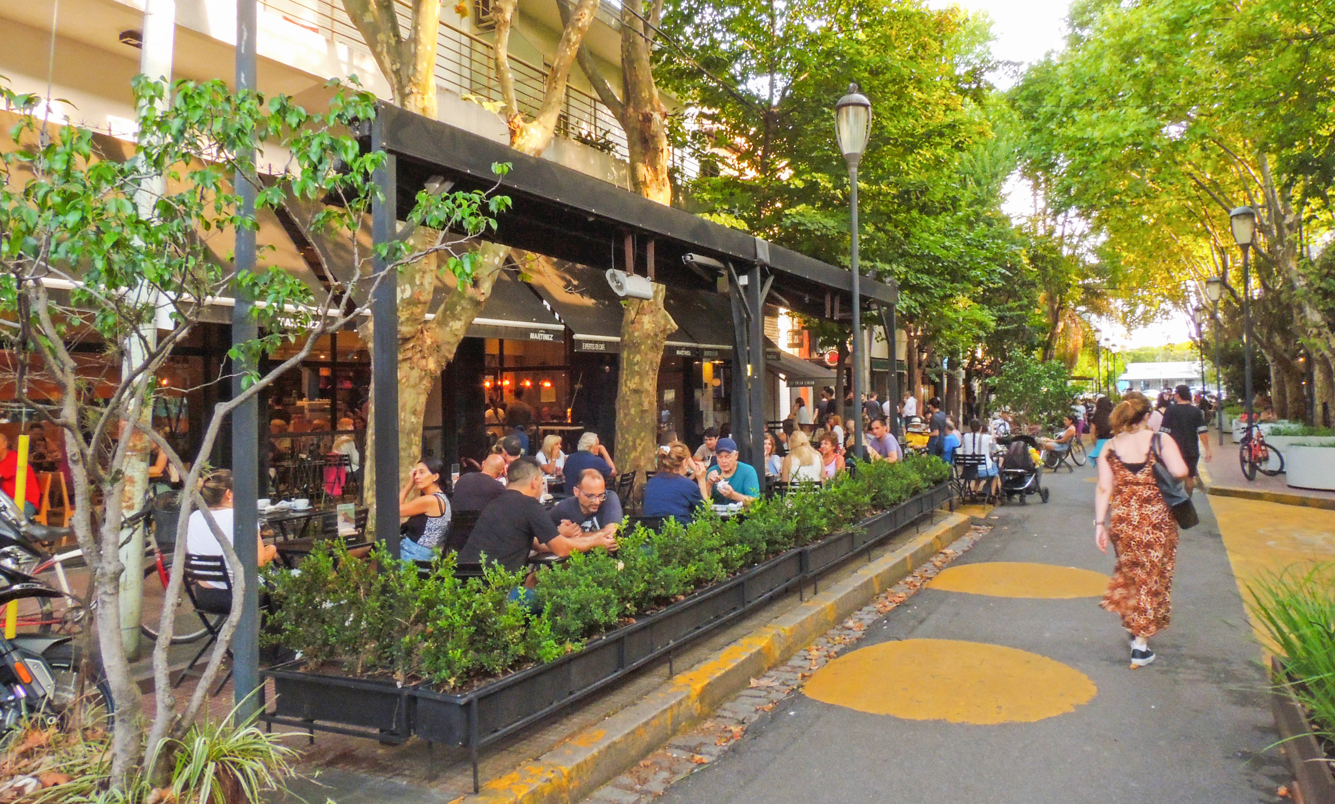 La peatonal Fernández de Enciso, una de las más populares del barrio