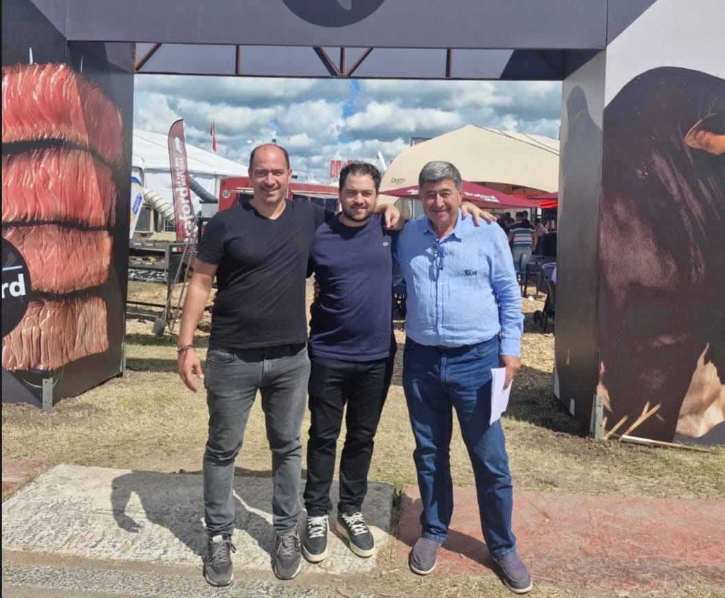 Sebastián, Tomás y Santiago Castillo en una exposición ganadera