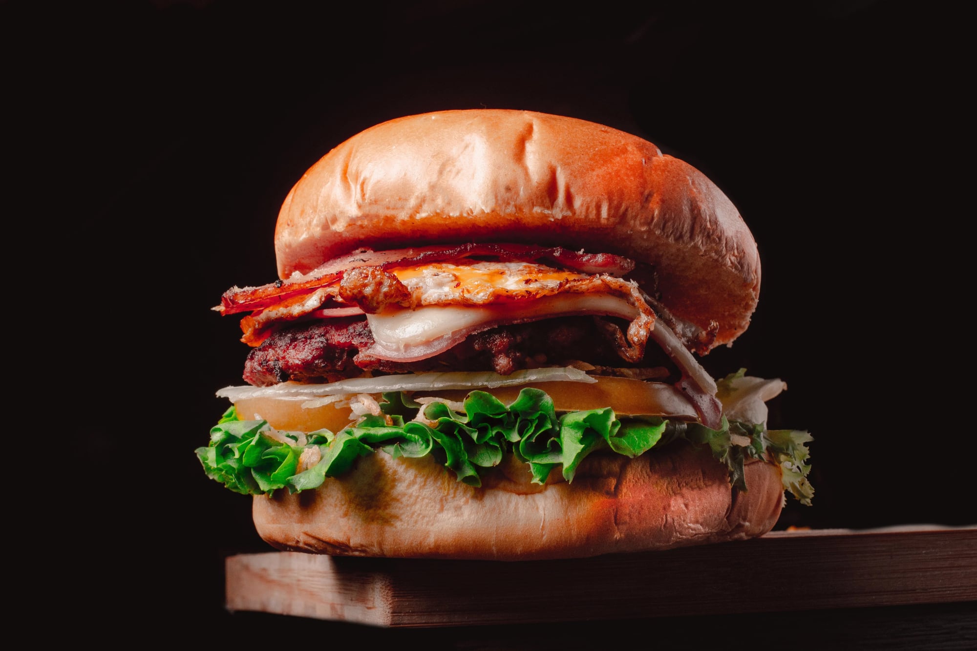 Día de la Hamburguesa: cómo aprovechar el 2x1 y qué locales de Buenos Aires se adhieren a los descuentos del 50%
