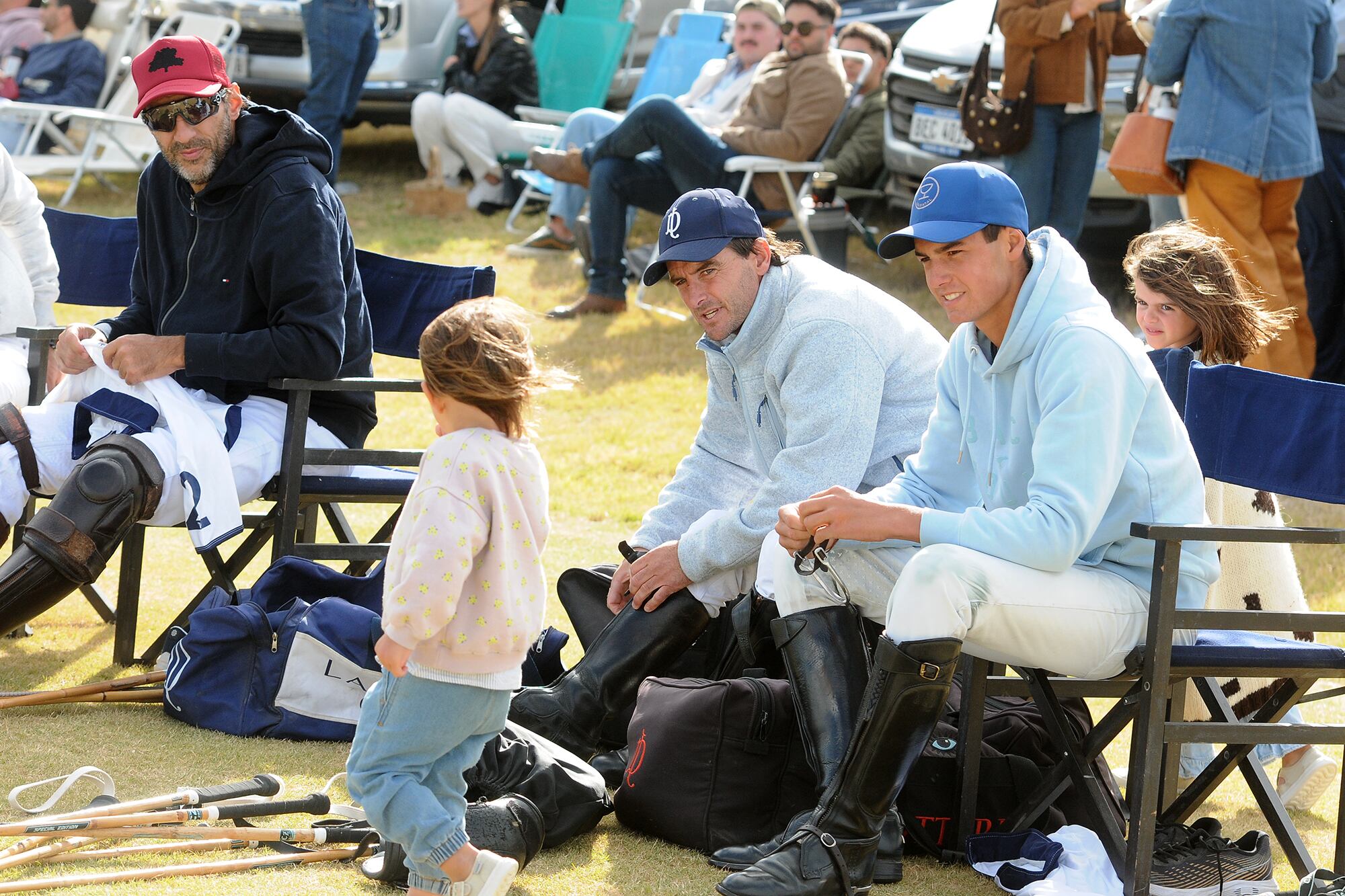 Juanjo Falero, Quico Belaustegui y Benicio Laguarda, en un momento de relax