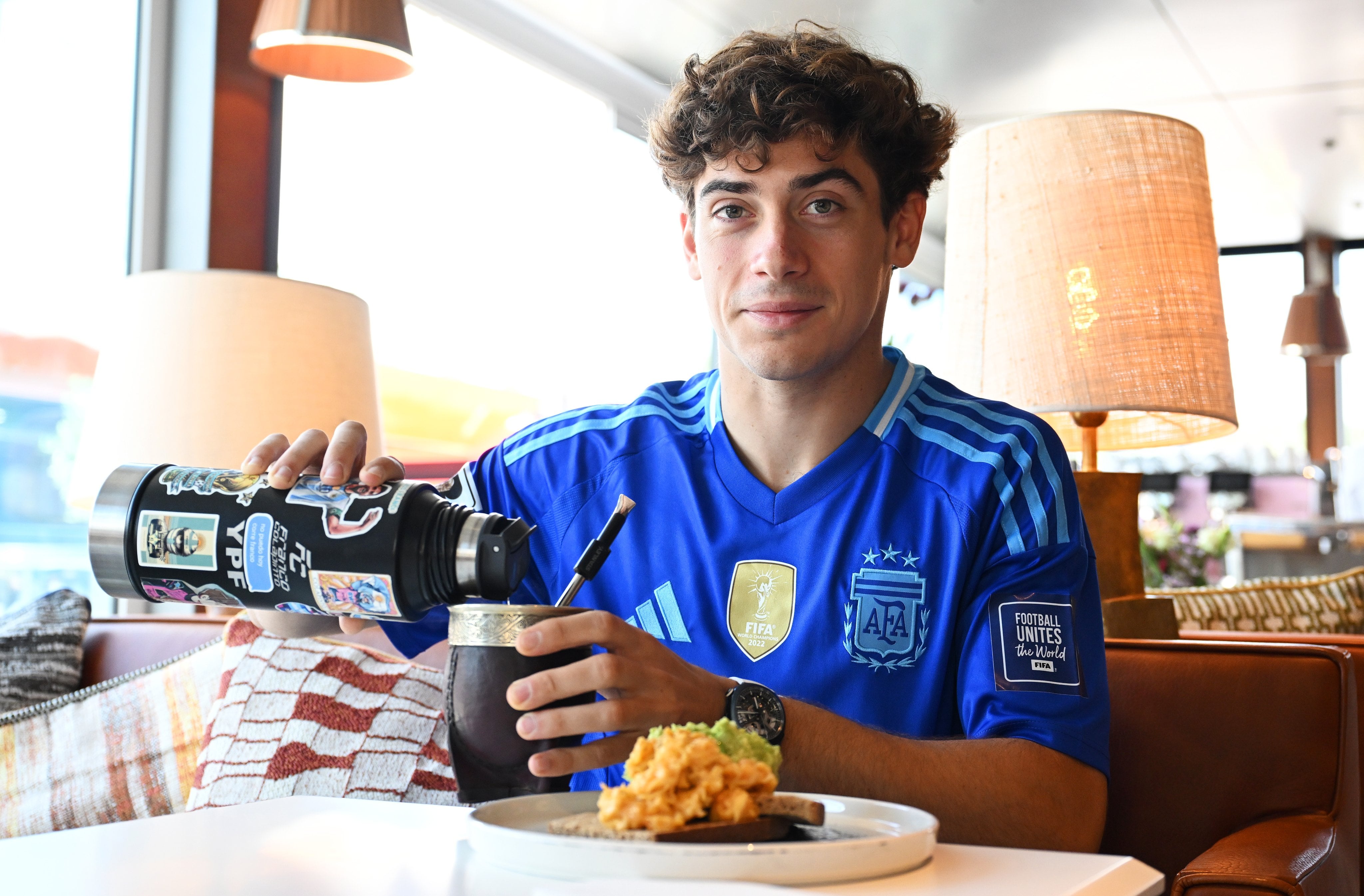 Colapinto, con su corazón futbolero, ya palpita el Gran Premio de Bélgica