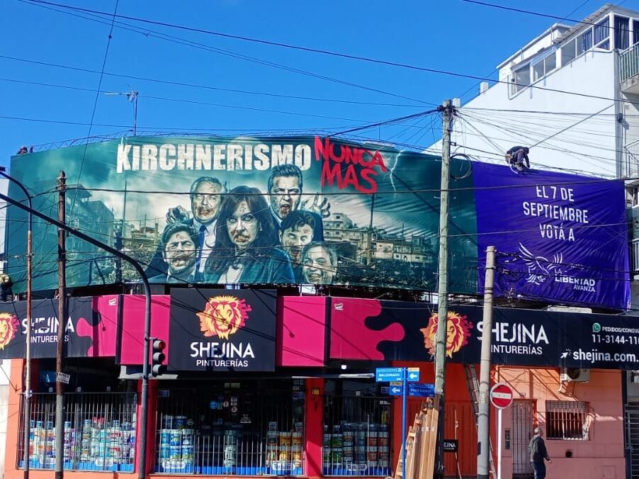 Referentes del kirchnerismo diseñados como zombies en la campaña bonaerense