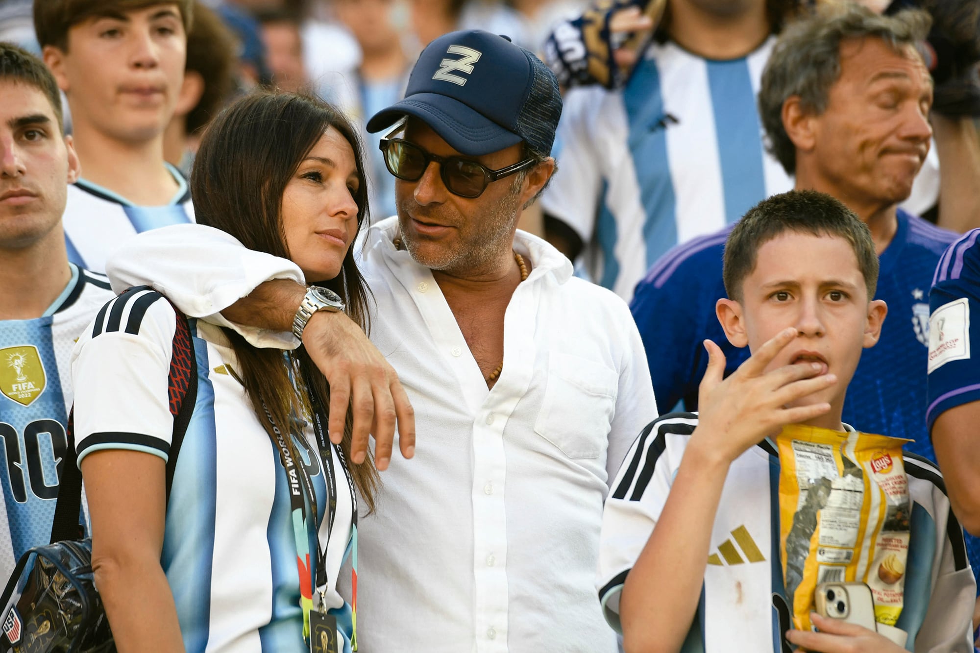 Pampita y su novio, Martín Pepa, en la tribuna argentina