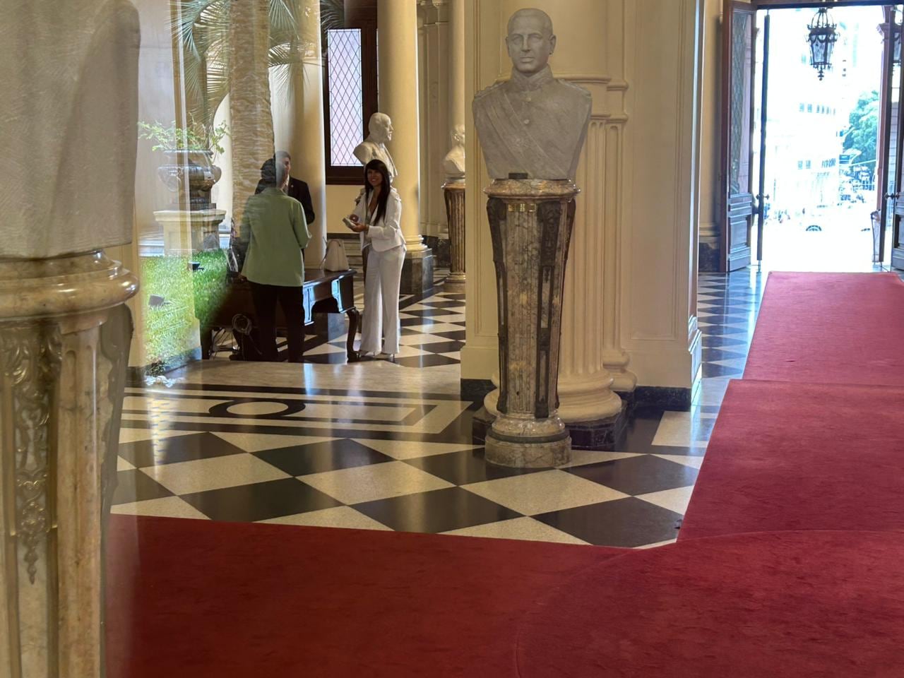 Lorena Villaverde en la Casa Rosada, después de las 17