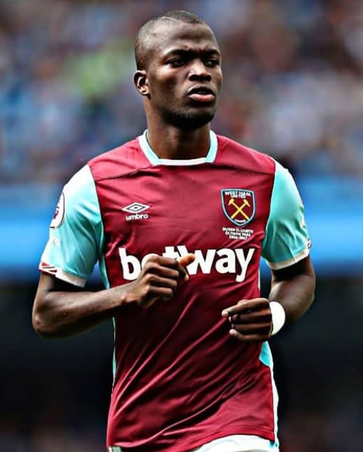 Enner Valencia con la camiseta del West Ham, donde estuvo más de dos años, pero en donde no terminó de hacer pie más allá de algunos pocos goles.