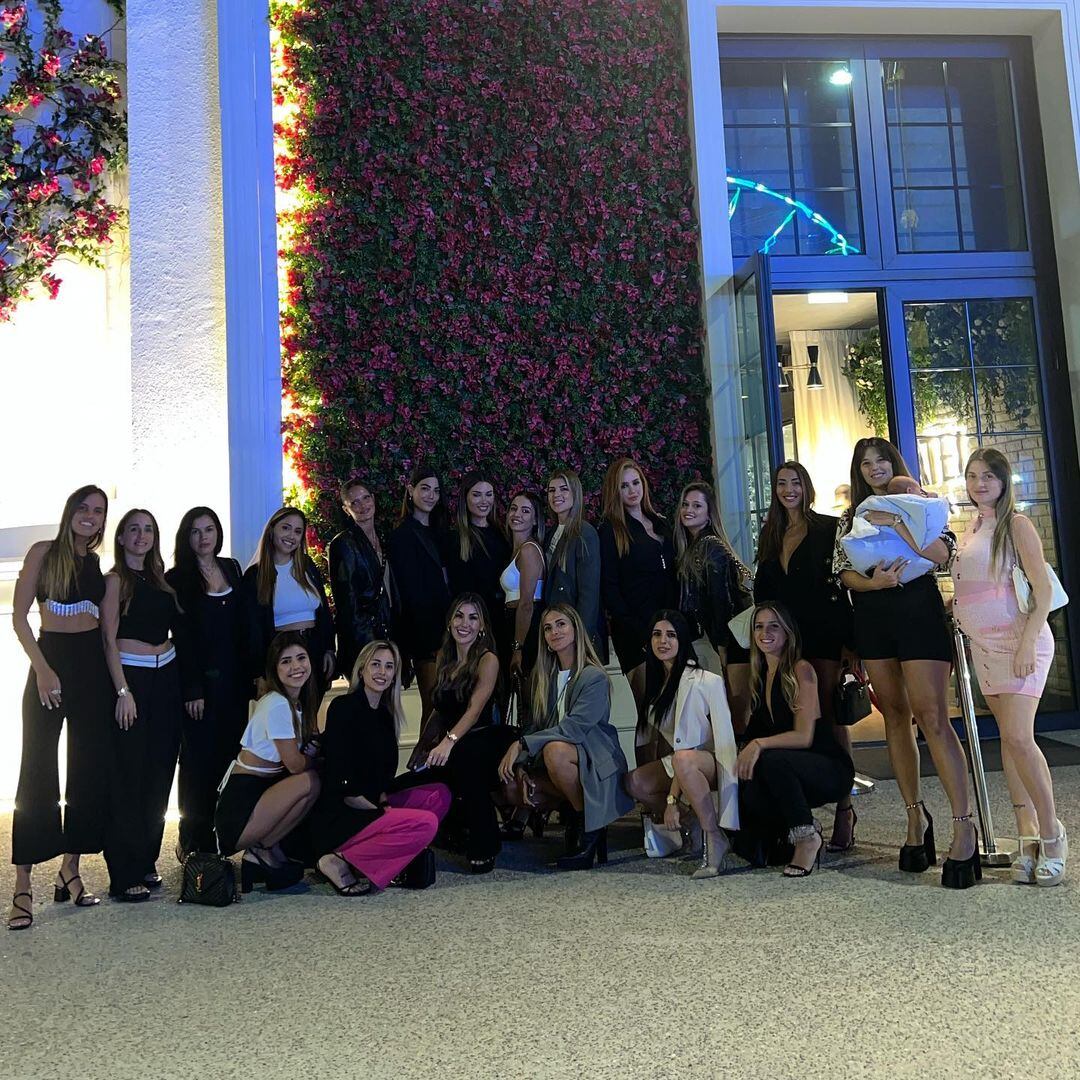 Las mujeres de los jugadores de la selcción argentina tienen un grupo de WhatsApp (Foto: Instagram @linda.raff)