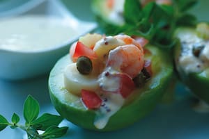 Palta rellena con camarones