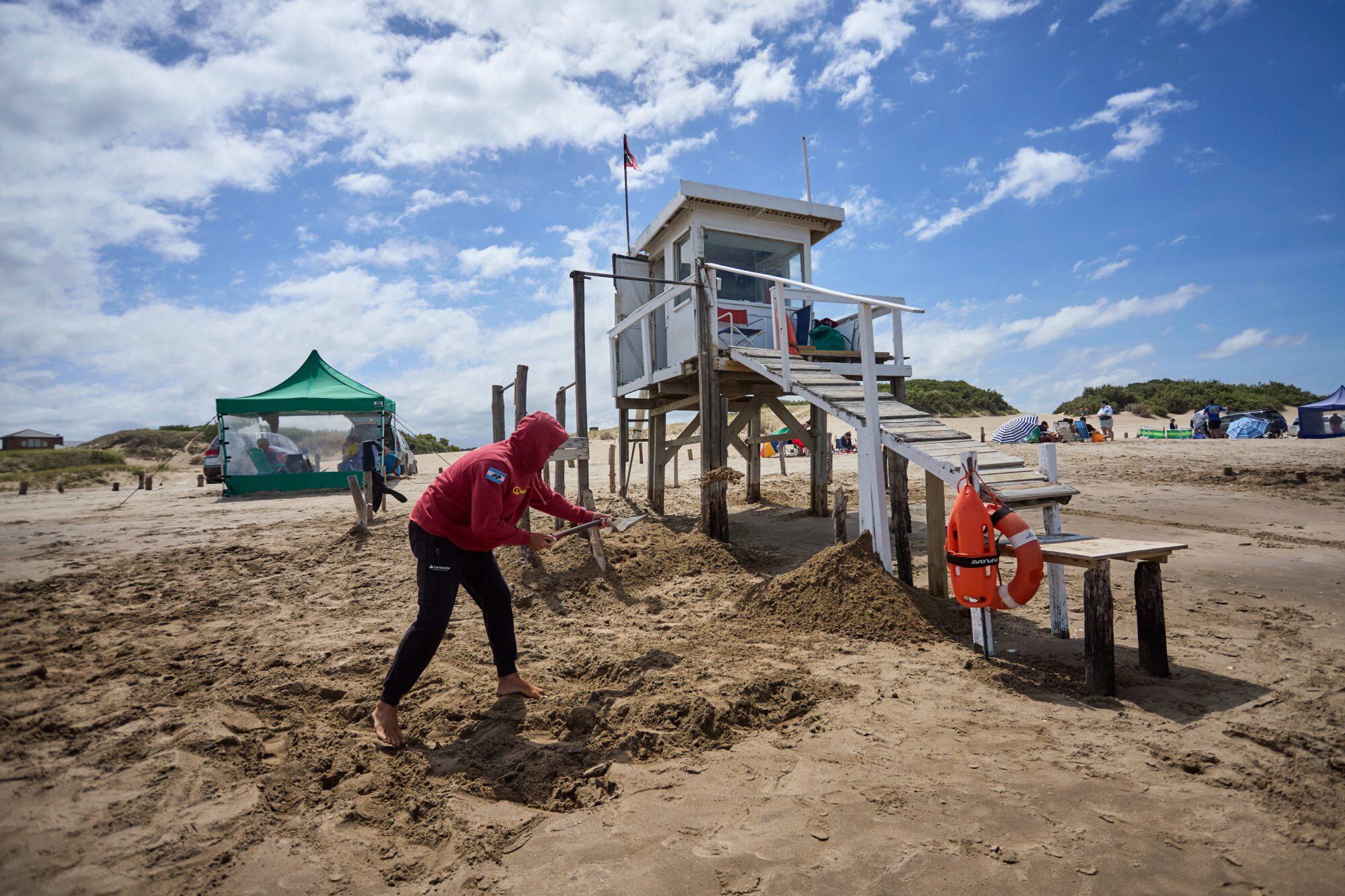 “Entró como un tornado”: la sudestada alcanzó 2,40 metros y provocó daños en playas de la costa
