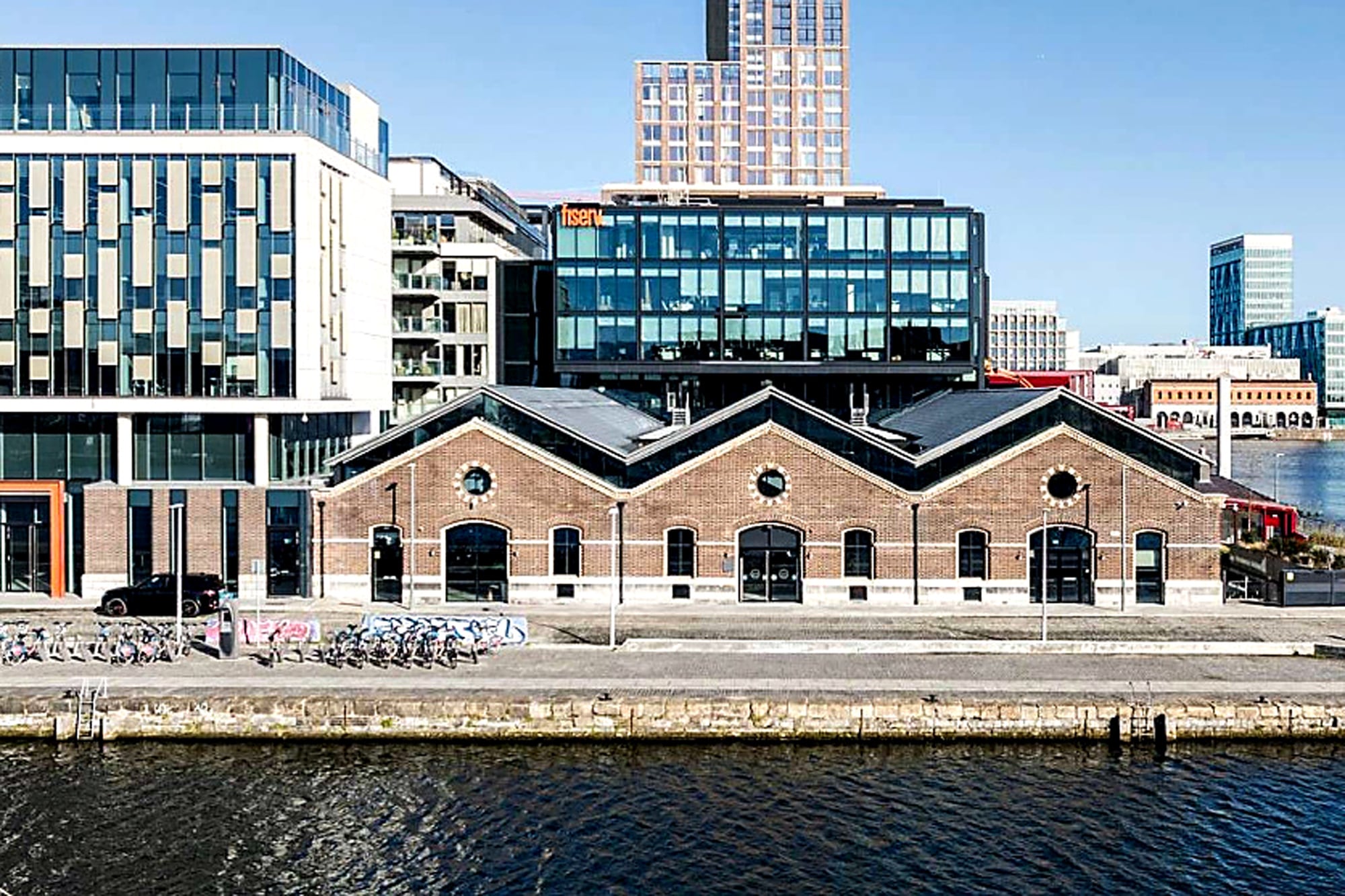 Amancio Ortega compró un edificio de oficinas en la zona portuaria de Dublín