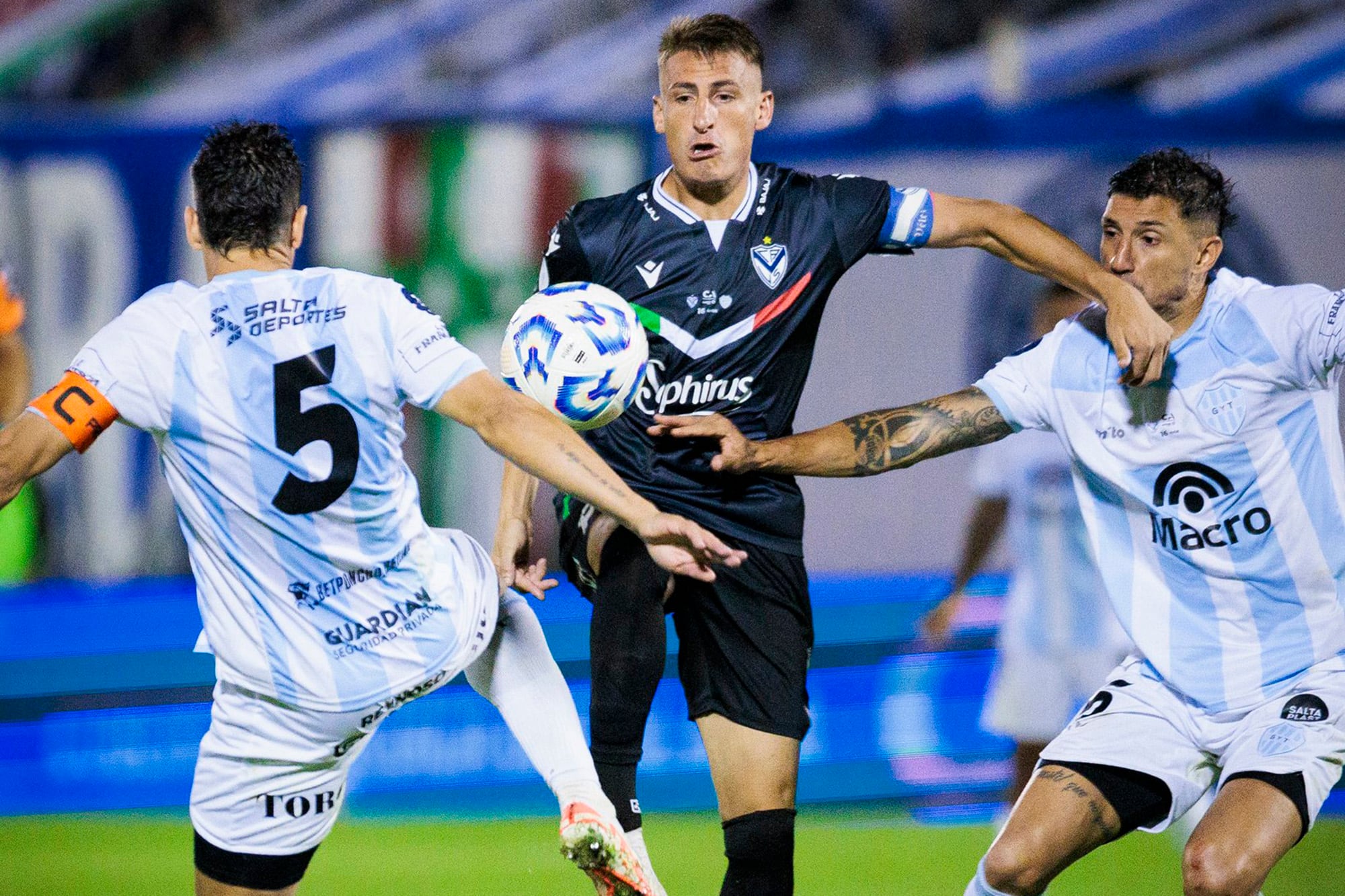 Braian Romero tuvo influencia en el primer gol, pero tuvo la oportunidad de ampliar la ventaja mediante un penal y lo derrochó.