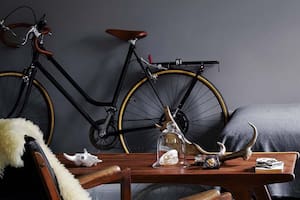 Bici a la vista. Ideas para guardarlas o sumarlas con estilo a los ambientes