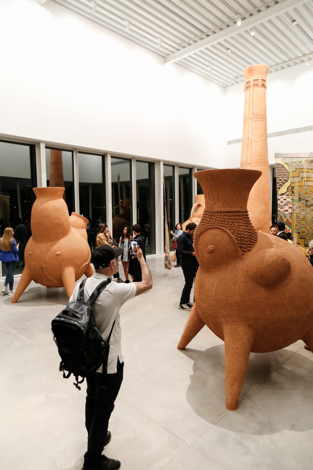 La familia de cinco piezas creadas por el tucumano Gabriel Chaile que Costantini compró en la Bienal de Arte de Venecia en 2023 y será una colección permanente en Malba Puertos