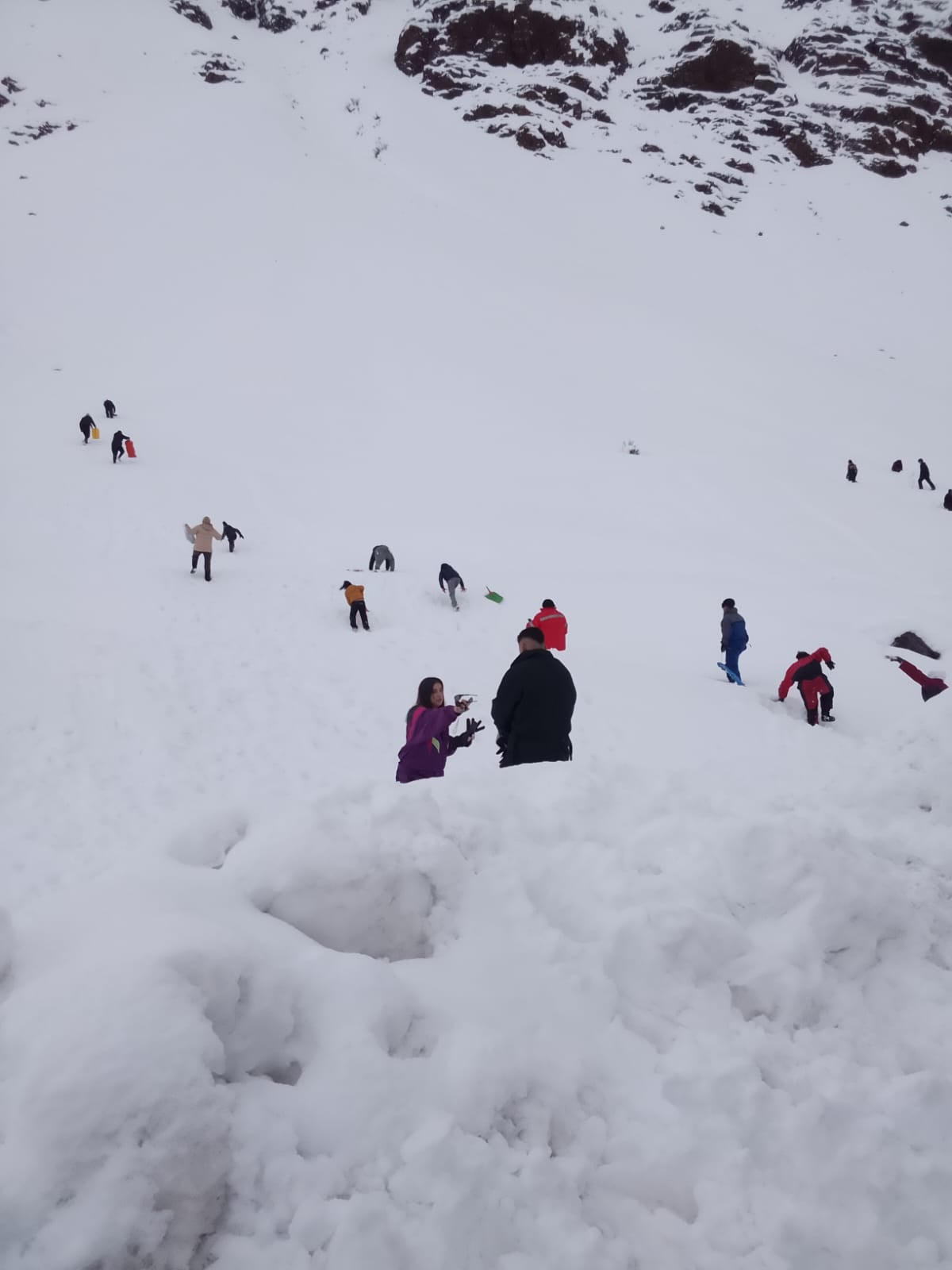 La nieve acumulada transformó las laderas mendocinas en un imán para turistas y visitantes