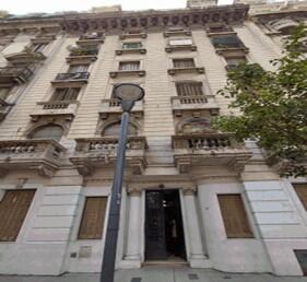 La propiedad, ubicada en Paso 185, en el barrio de Balvanera, tiene una superficie cubierta de 81m2