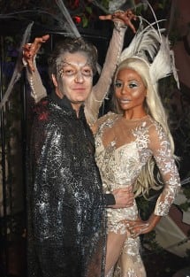 Emma y Ceawlin thynn en una fiesta de Halloween, 2016 (Getty Images)