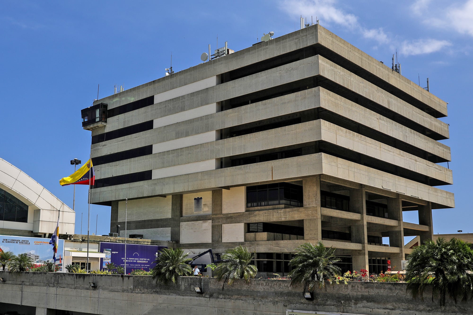 Se cancelaron los vuelos en el Aeropuerto Internacional Simón Bolívar por los sismos en Venezuela