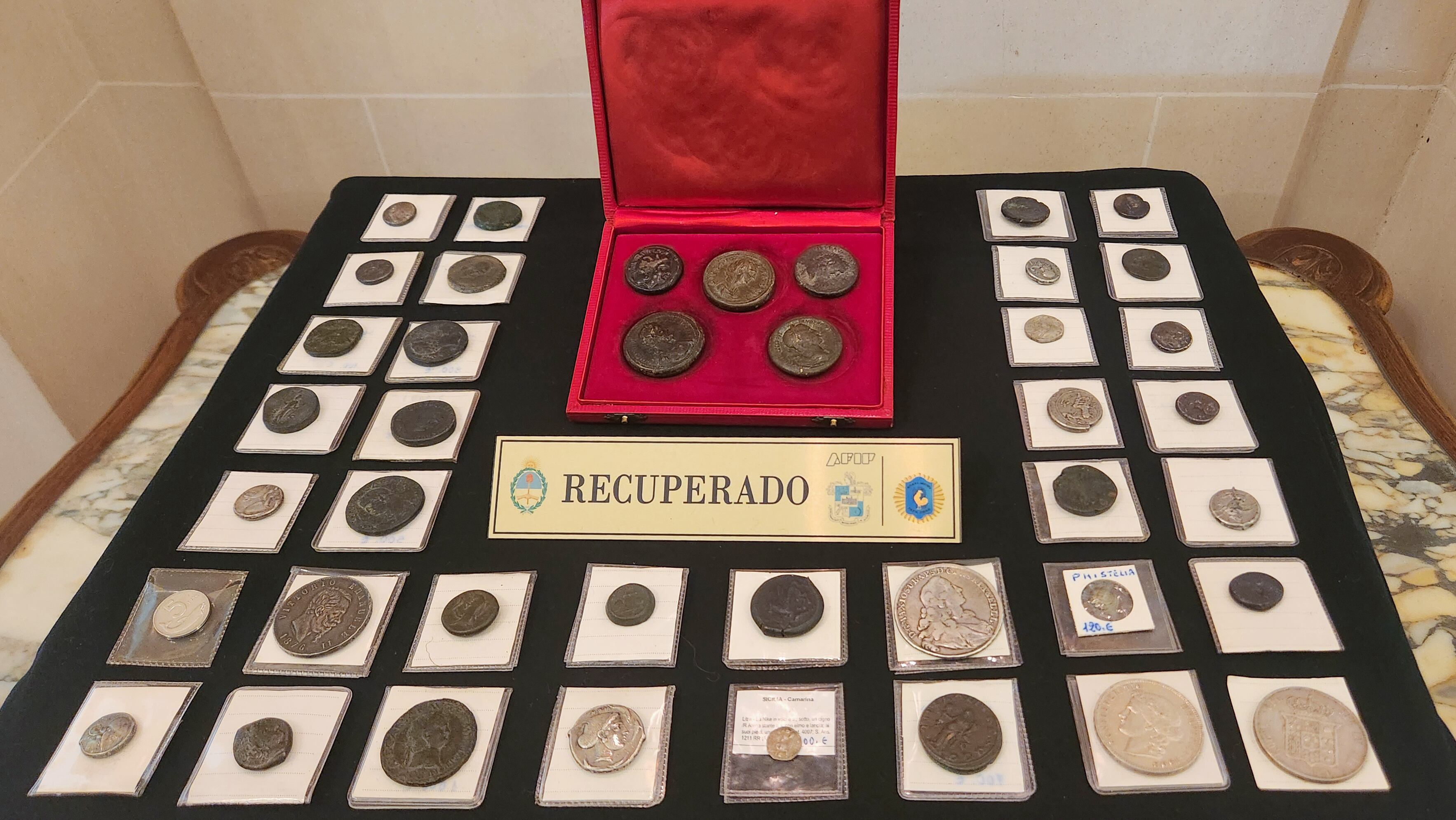 La Argentina le restituyó al Estado Italiano una colección de monedas del Imperio Romano recuperadas por la Aduana
