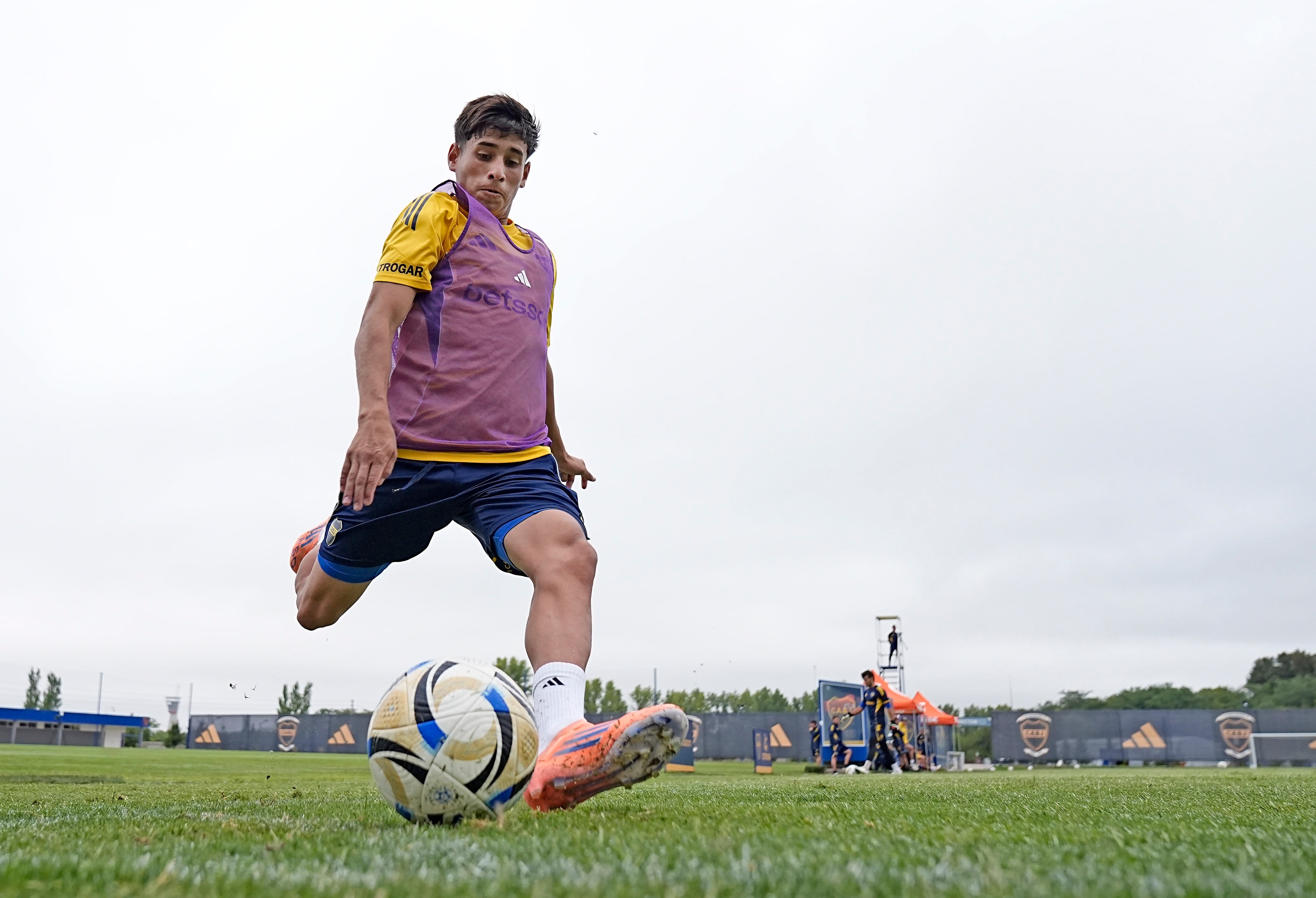 En 13 partidos -siete como titular-, Aranda se metió entre los favoritos de los hinchas.