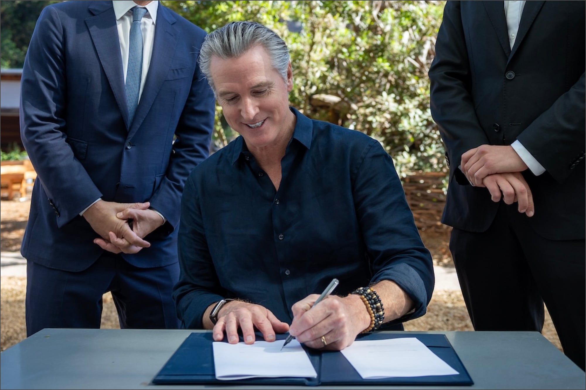 Una de las leyes firmadas por Newsom establece la suspensión de 72 meses en determinados casos de conducción bajo los efectos de sustancias con lesiones y antecedentes específicos