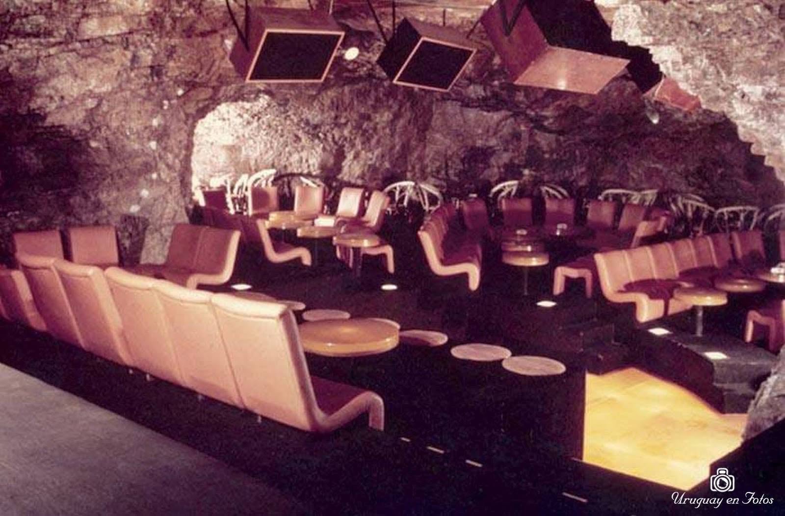 Dentro de la cueva incorporaron sillas y mesas que debieron fijarse a la roca, agregaron parlantes y una pista con luces debajo (Foto: Uruguay en fotos)
