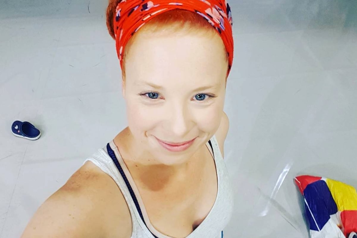 Sabrina (44) sobrevivió al impacto de la avioneta tras accionar un paracaídas de emergencia, que le permitió aterrizar sana y salva