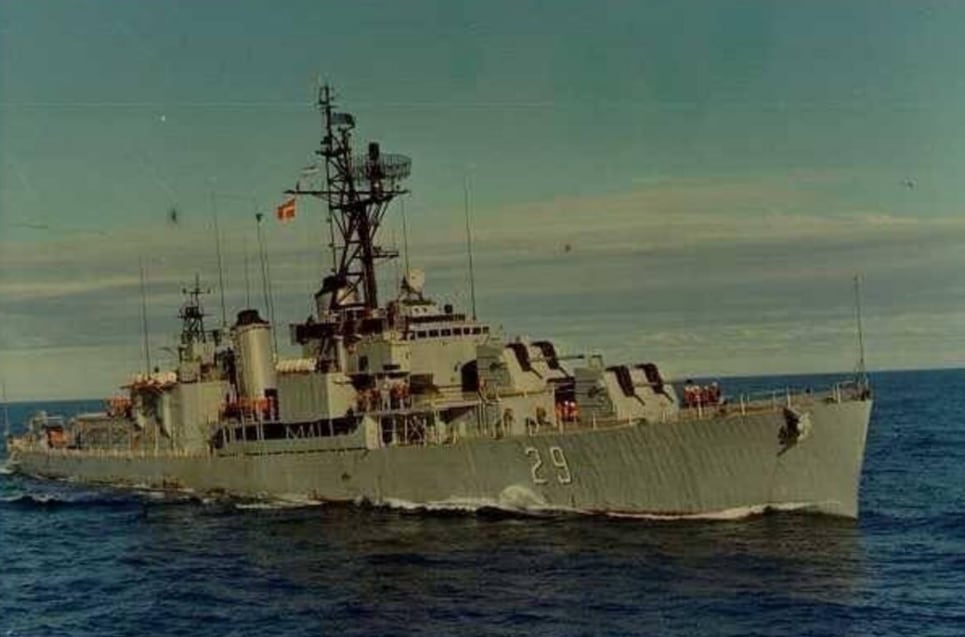 El ARA Piedrabuena, un buque del mismo tipo y época que el ARA Bouchard