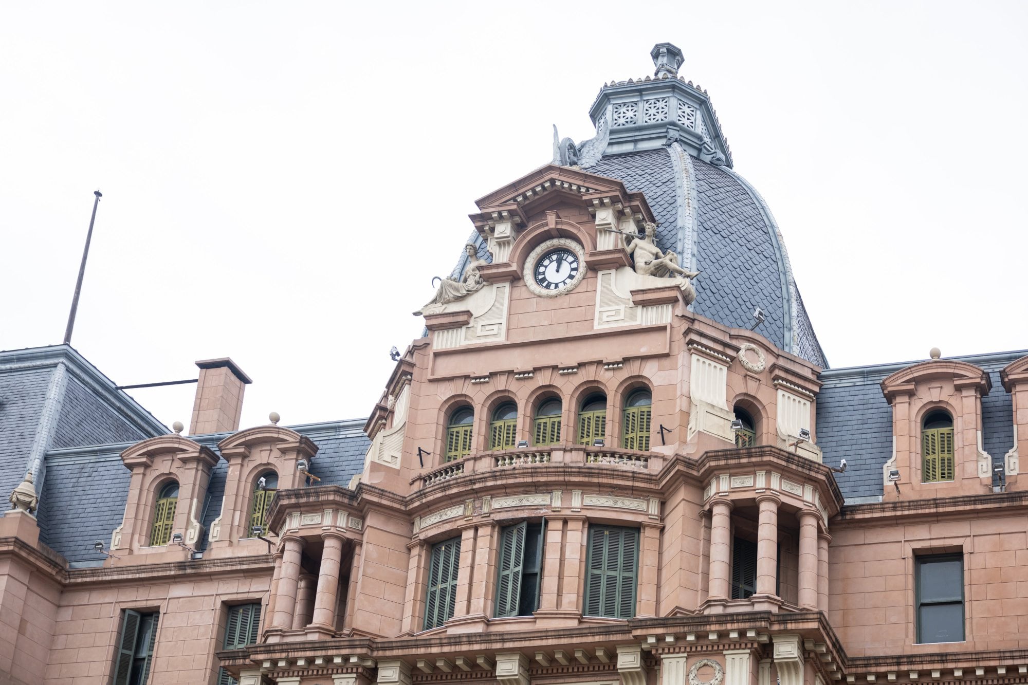Plaza Constitución: las joyas ocultas de la estación palaciega inspirada en las grandes terminales europeas