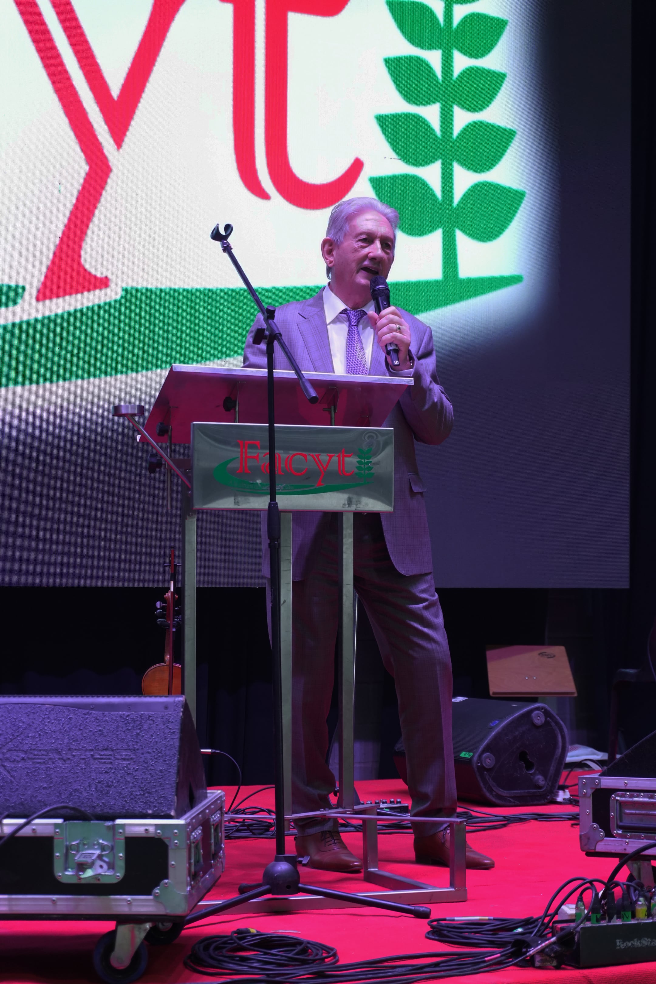 Héctor Laca, fundador de Facyt