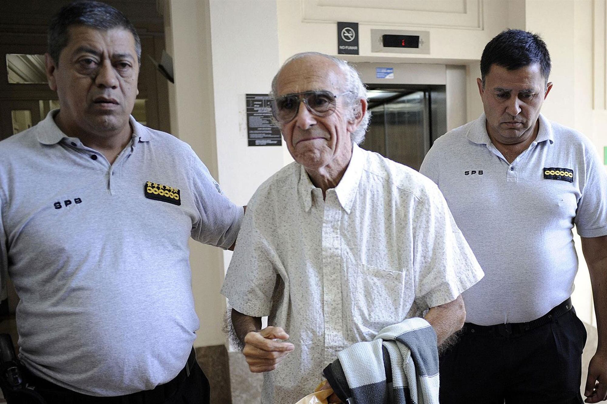Cómo es el documental sobre el médico argentino que cometió cuatro femicidios aberrantes y conmocionó a todo el país 8 Barreda debe $46.500 de impuestos