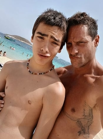 Alí tiene 14 años y es el hijo menor de Valenzuela y Viale (Foto: Instagram @gonzalovalenzuelaoficial)