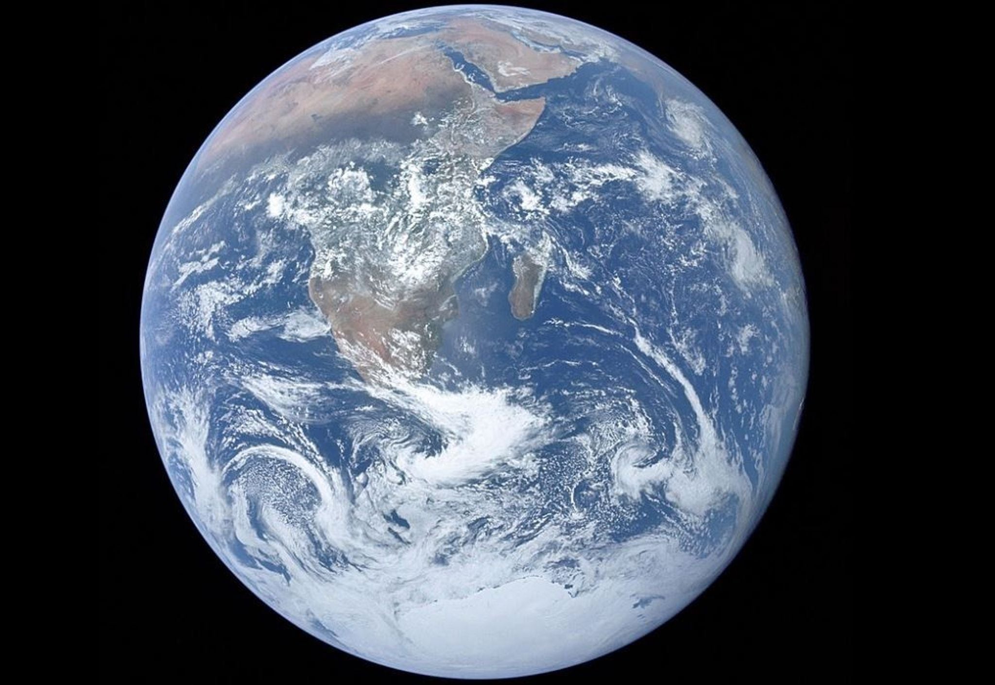 El hallazgo de los astrónomos refuerza la hipótesis de que los componentes básicos para la formación de la vida pudieron haberse originado antes de la creación de los planetas