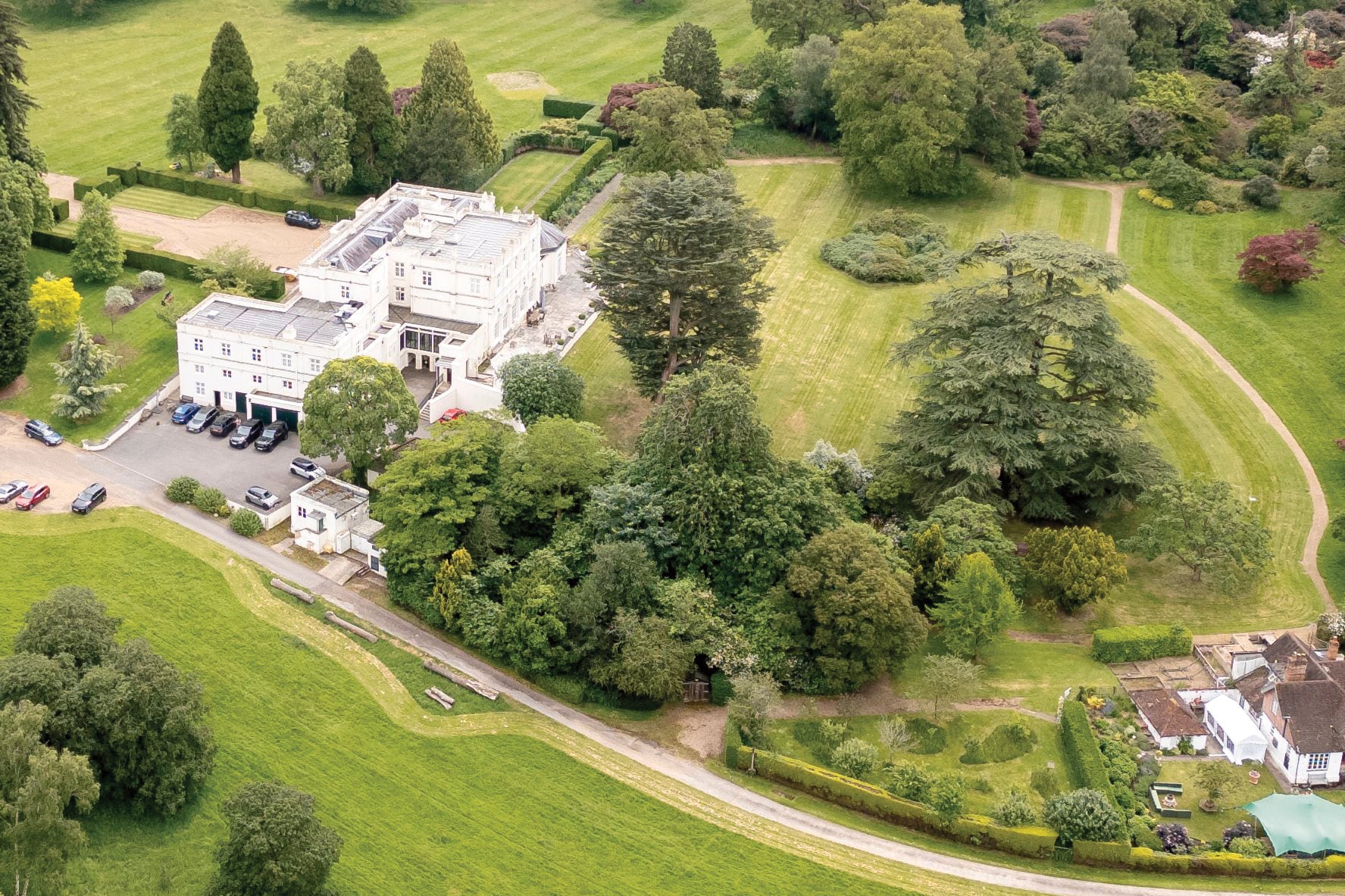 Una vista aérea de Royal Lodge, en Windsor, la propiedad de la Corona británica donde Andrés vivió 22 años y que, en el futuro, debía pasar a manos de sus hijas