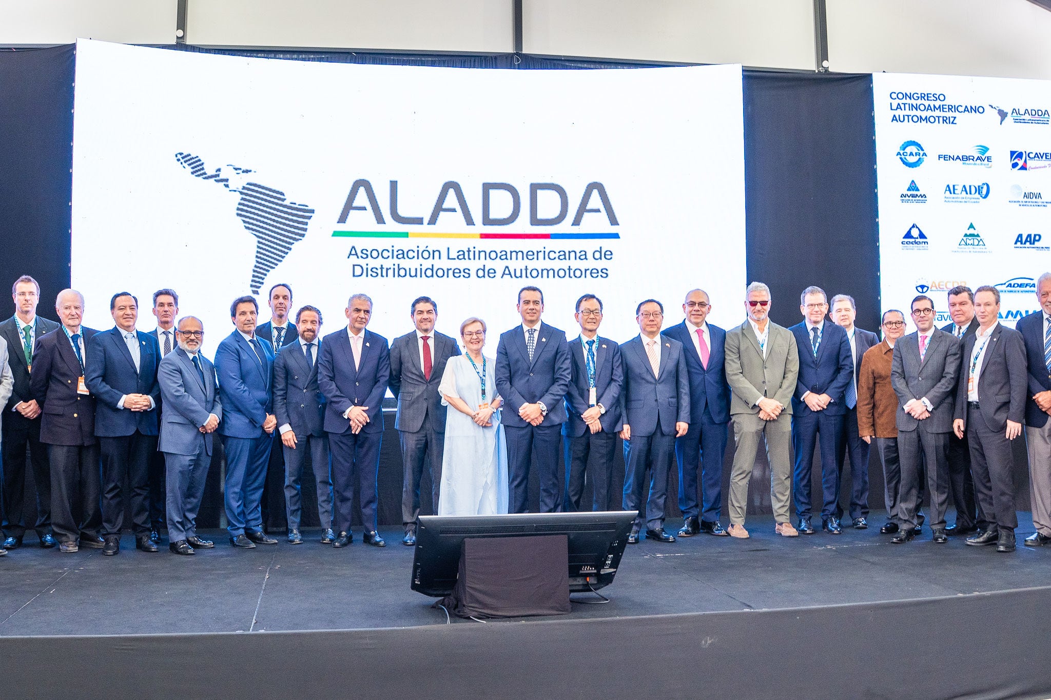 La industria automotriz reclamó por una baja impositiva y mayor “integración comercial”