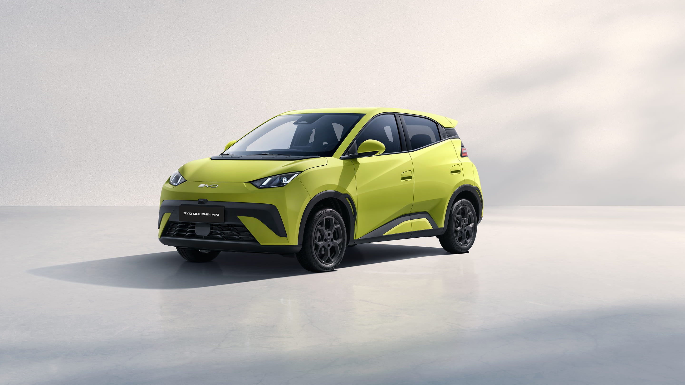 El BYD Dolphin Mini cuenta con dos versiones: GL (US$22.990) y GS (US$23.990)