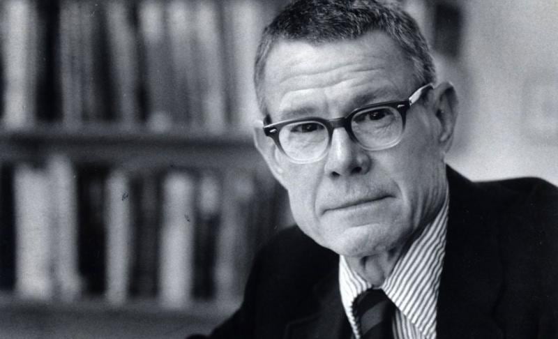 Thomas Schelling ganó el Premio de Economía Conmemorativo de Alfred Nobel por sus contribuciones al entendimiento del conflicto y la cooperación en 2005.