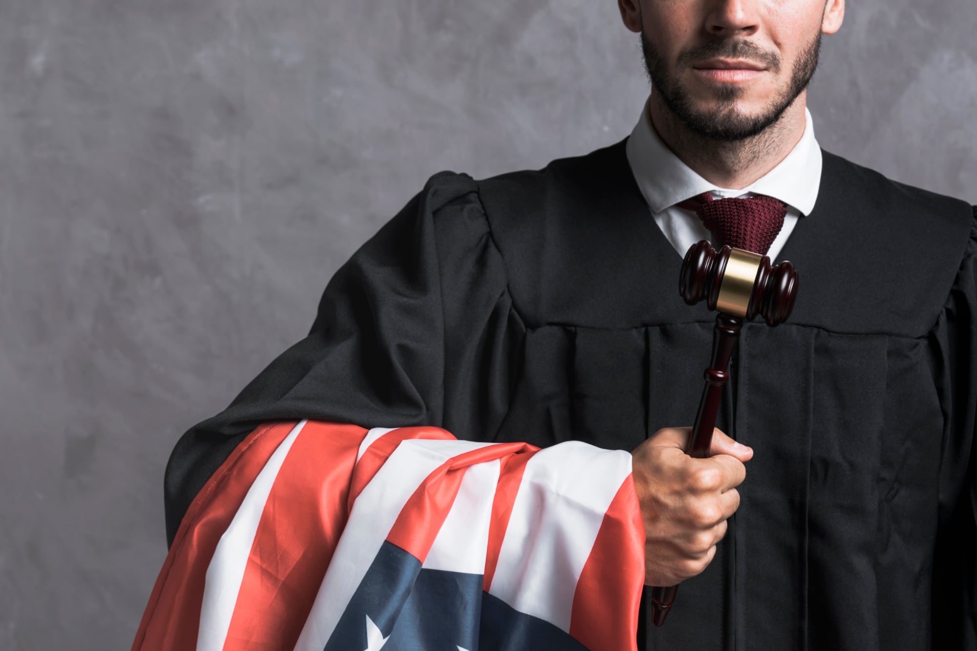 Se hacían pasar por abogados, pero el Uscis los descubrió y detuvo en Nueva Jersey cuando huían a Colombia