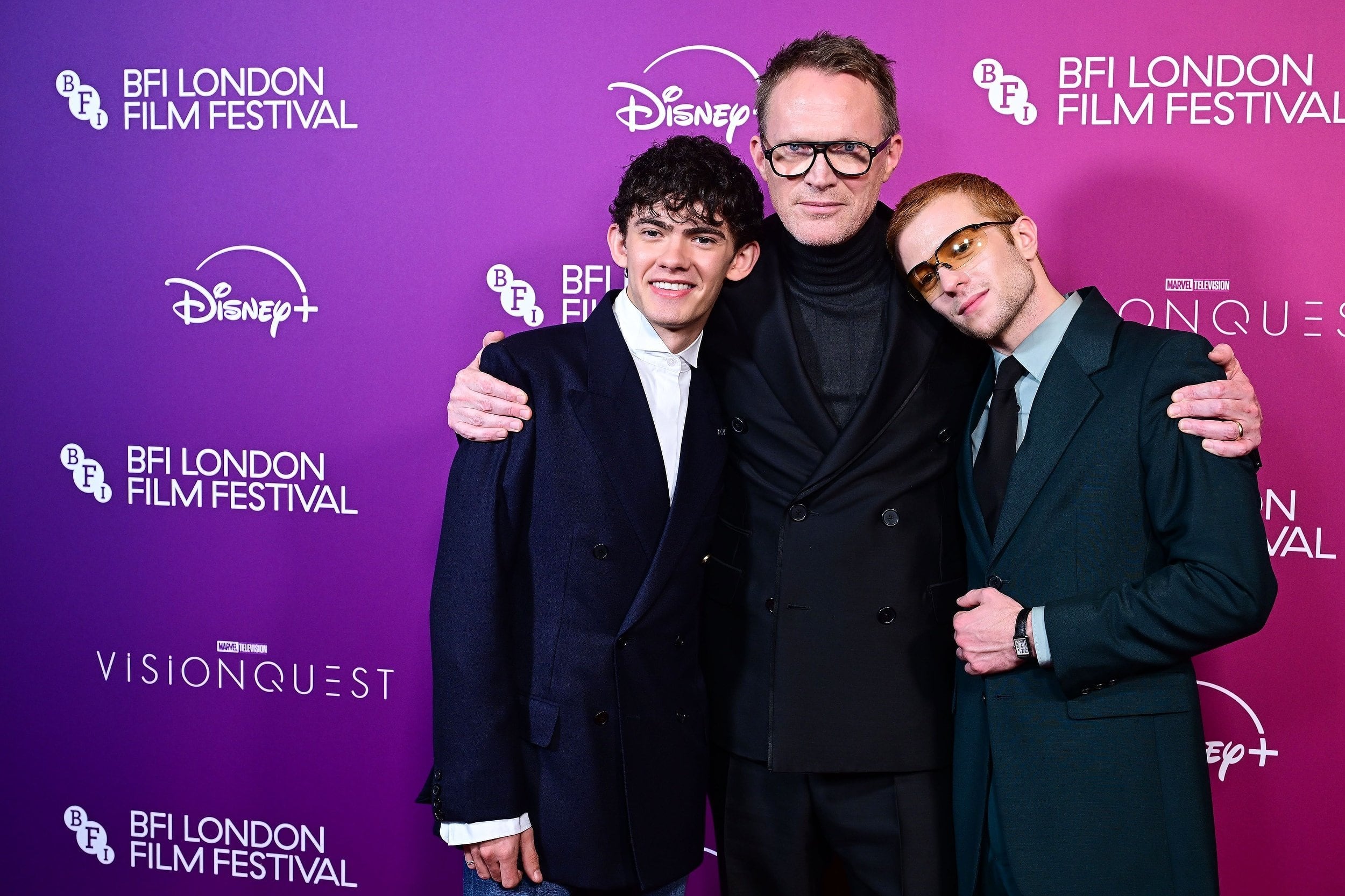Joe Locke, Paul Bettany y Ruaridh Mollica en la premiere británica de VisionQuest