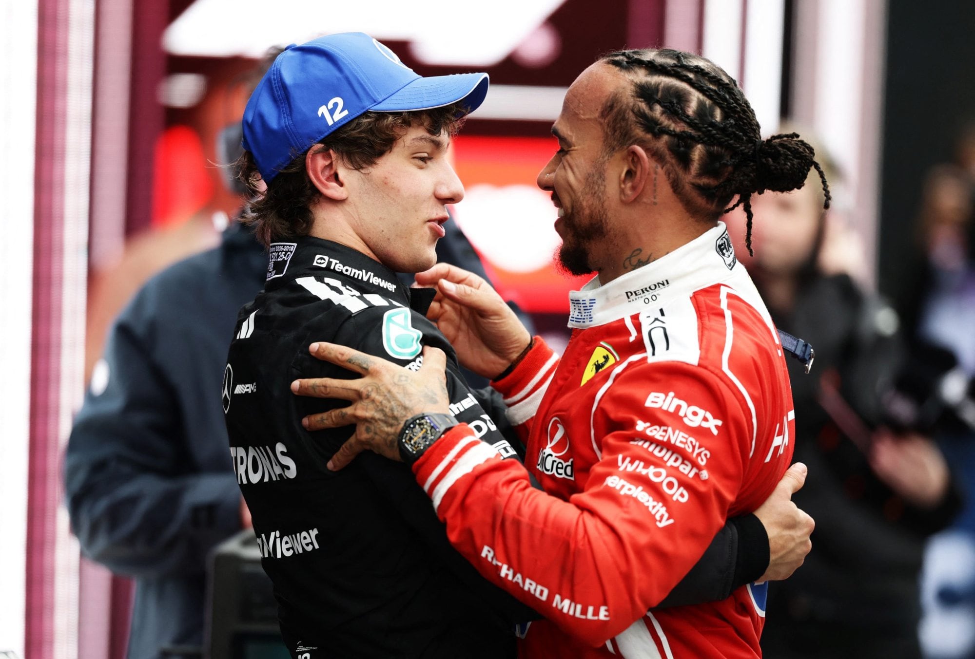 Lewis Hamilton es el piloto que más cerca está del líder Andrea Kimi Antonelli en la F1 2026