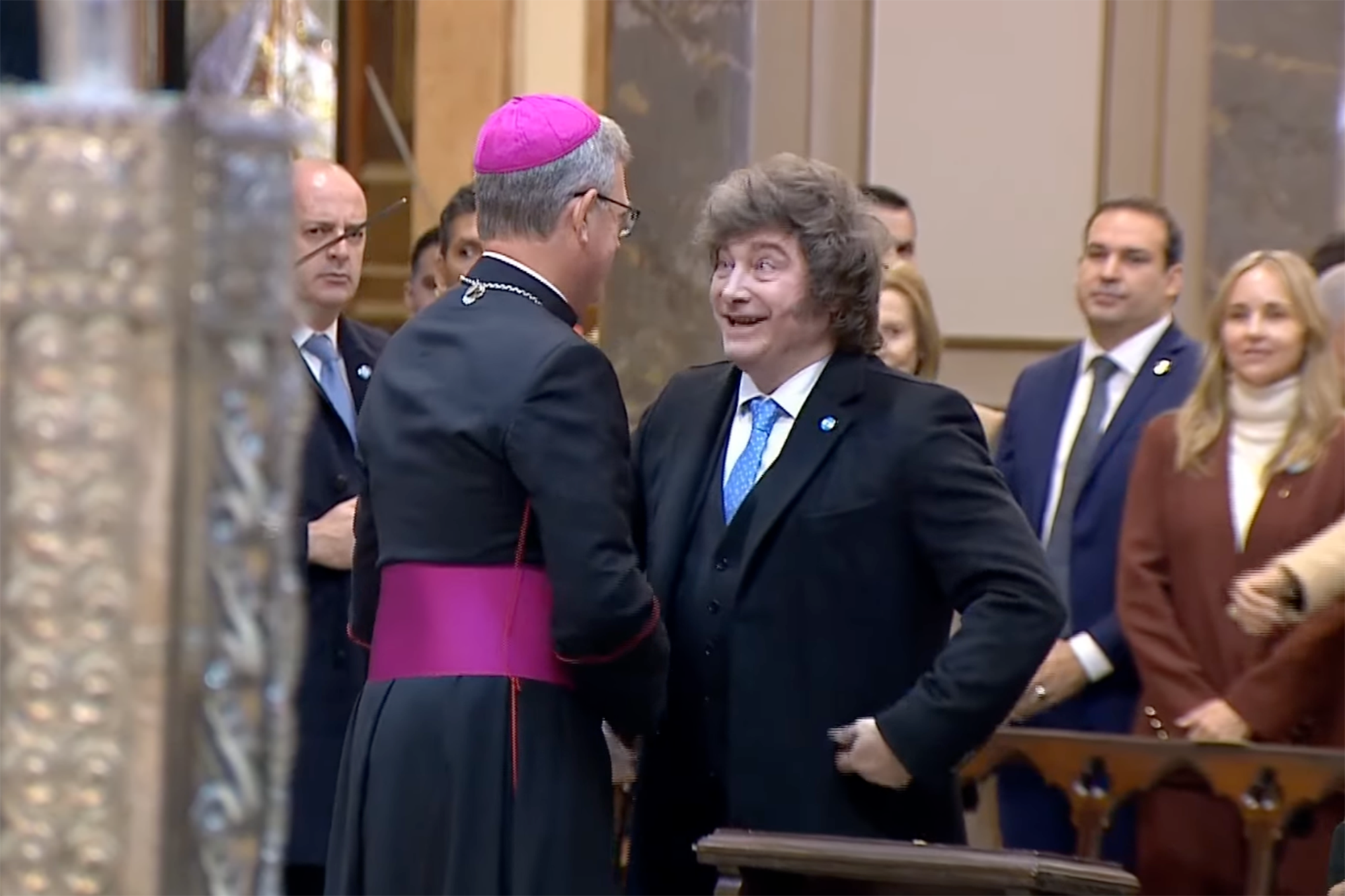 Tedeum en la Catedral. Saludo del presidente Milei y el arzobispo García Cuerva