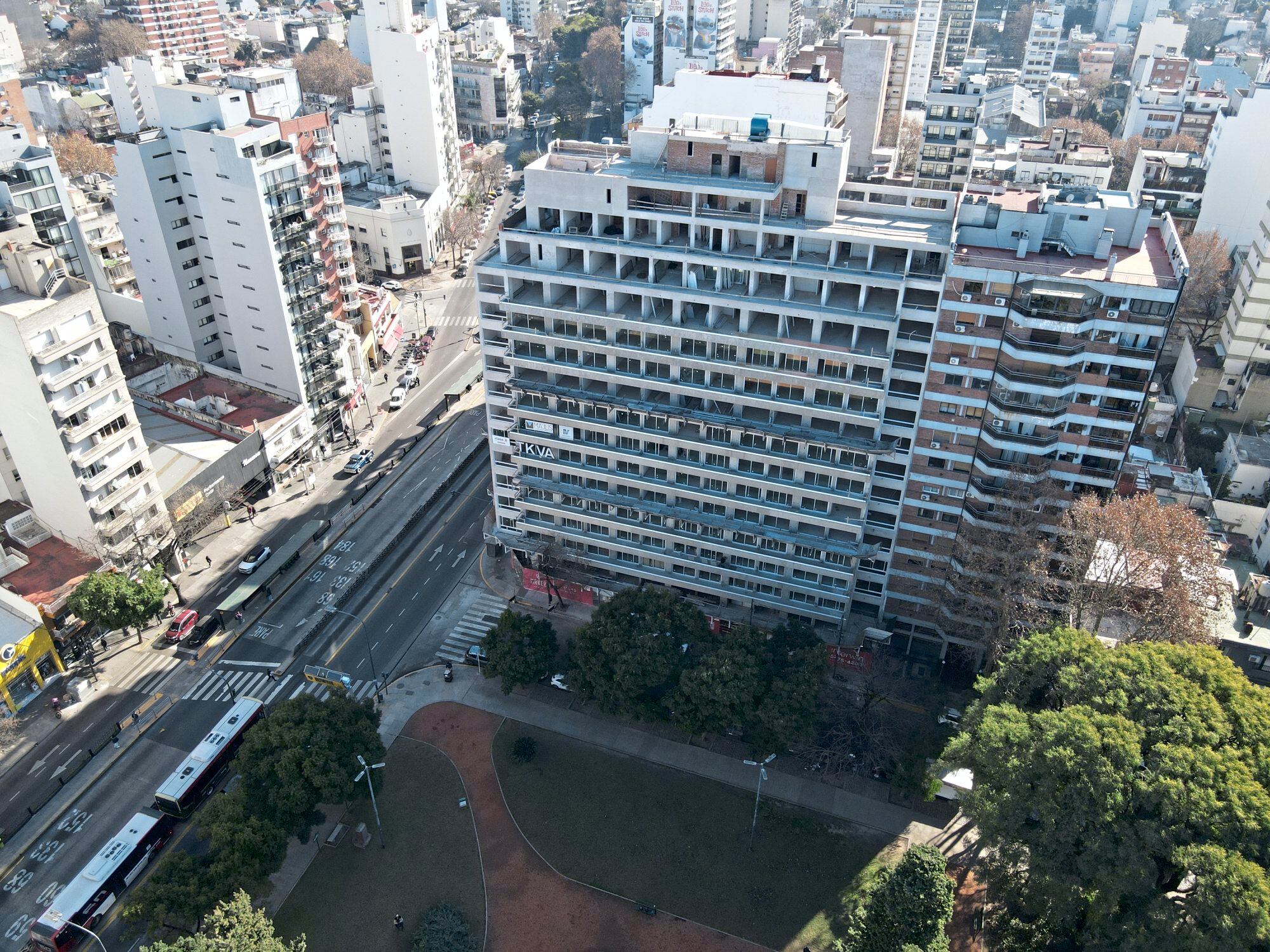 Uno de los nuevos edificios de la zona