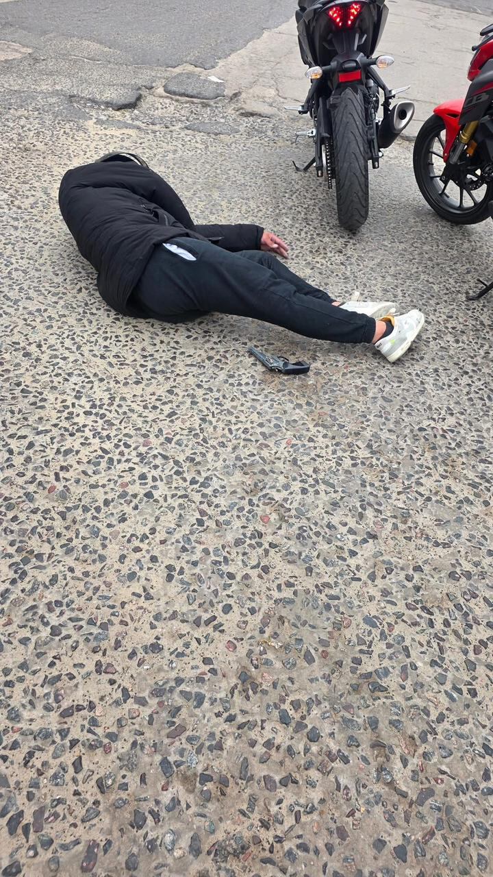 Uno de los delincuentes abatido