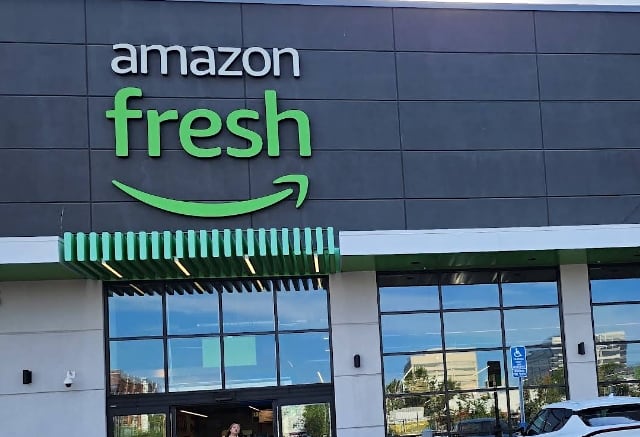 A empresa planeja oferecer Amazon Fresh como serviço online após o fechamento das lojas físicas