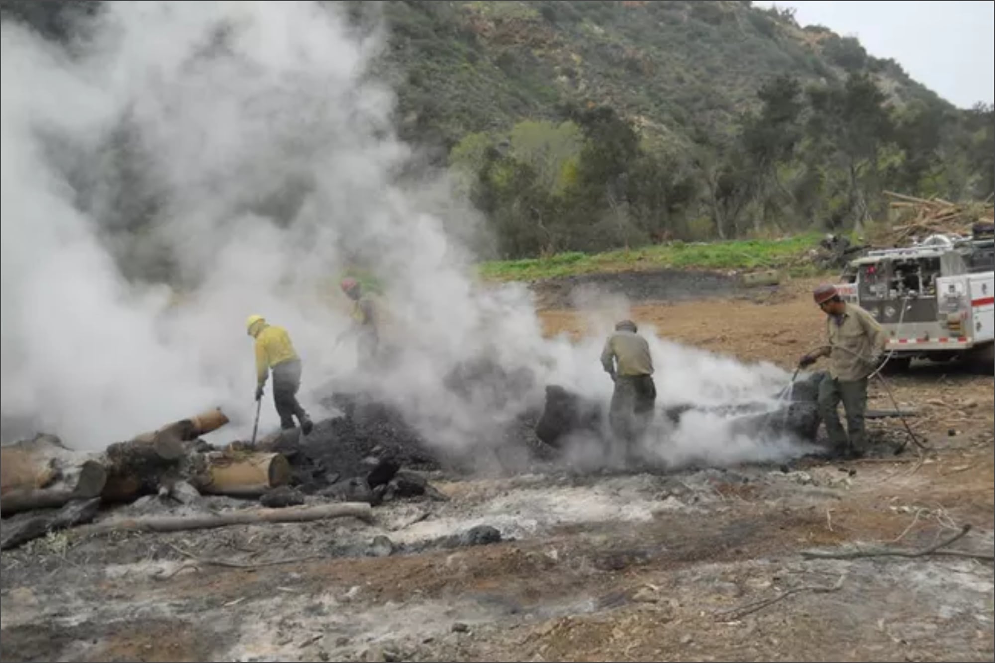 Un náufrago provocó sin querer el mayor incendio del año en California: ya quemó 14.600 acres