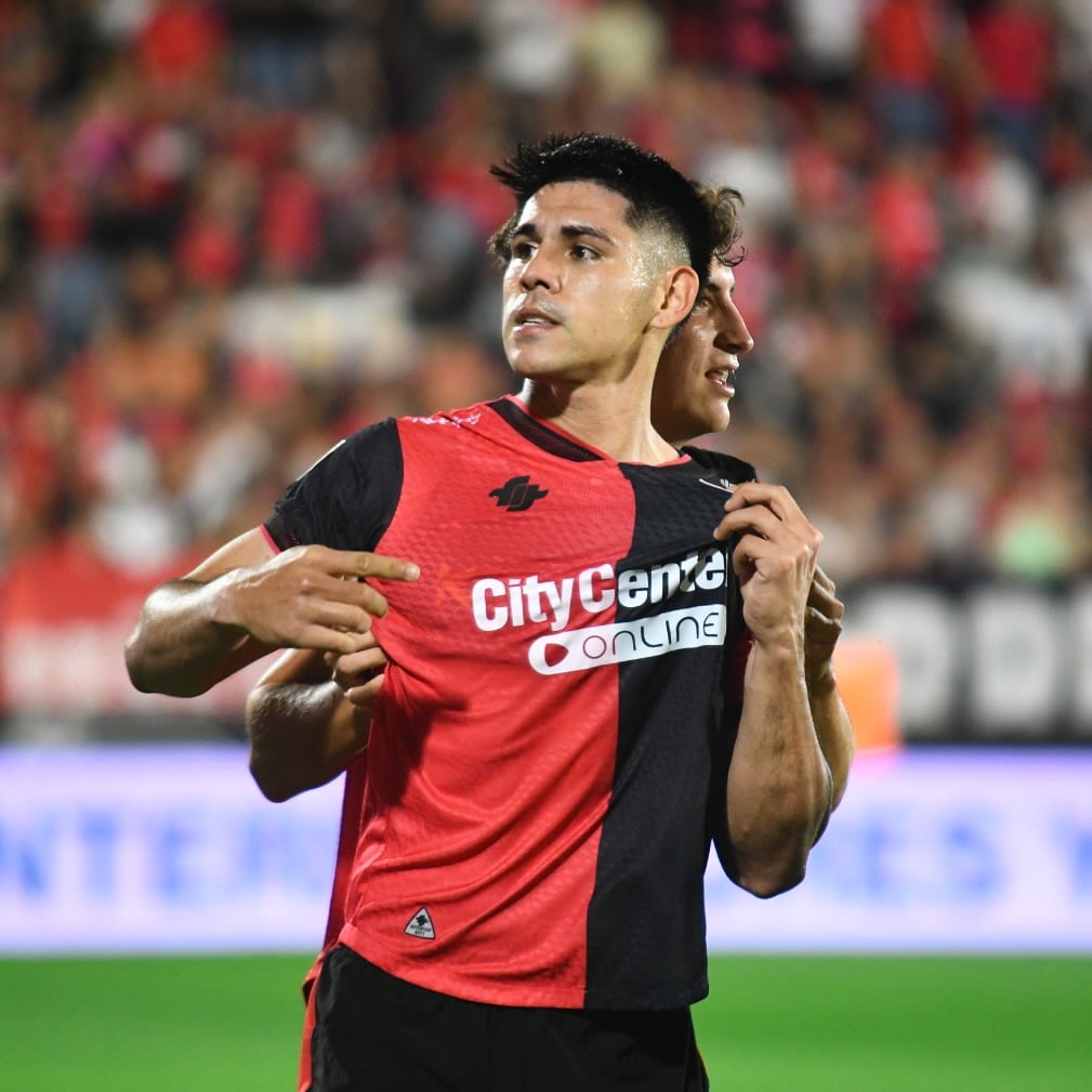 El jugador de Newell's Saúl Salcedo protagonizó un trágico accidente en la ruta: murió una persona y hay tres heridos