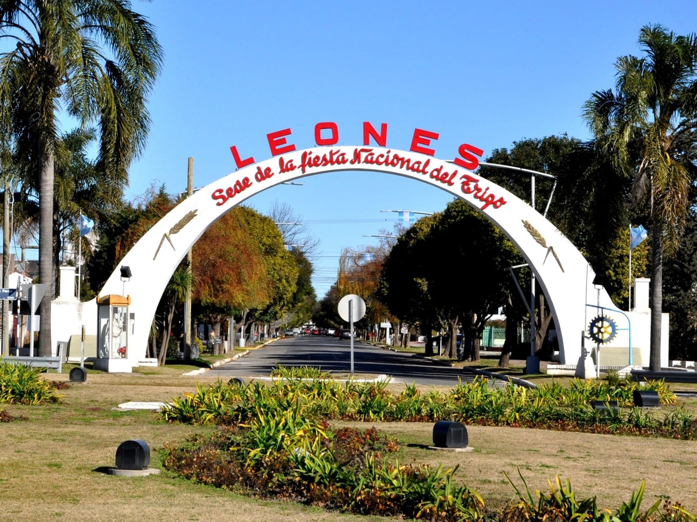 “Aduana interna”: un intendente les cobra $45.000 a los camiones que llegan al pueblo y se desató una polémica